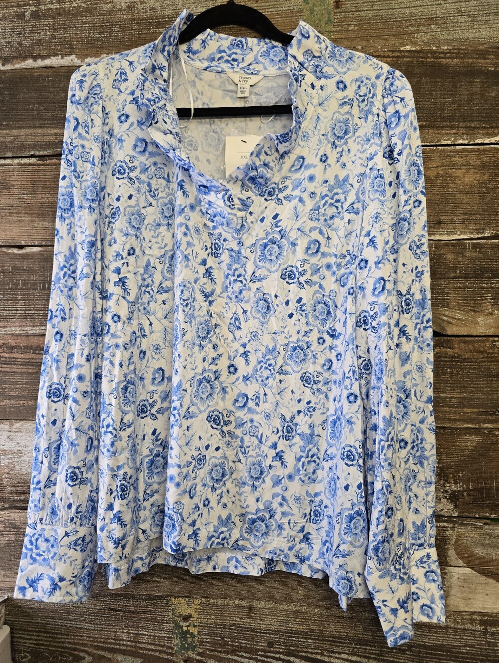 Crown & Ivy Blue & White Floral Button-Down Blouse, Size XXL, NWT